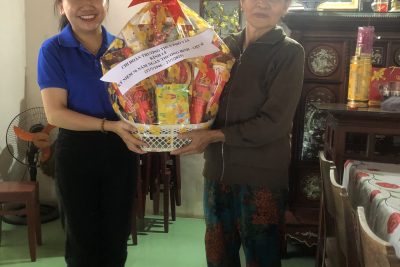 Chi Đoàn Trường THCS Phổ Văn tổ chức thăm và tri ân Mẹ Việt Nam Anh hùng nhân kỷ niệm 76 năm Ngày Thương binh liệt sỹ (27/7/1947 – 27/7/2023)